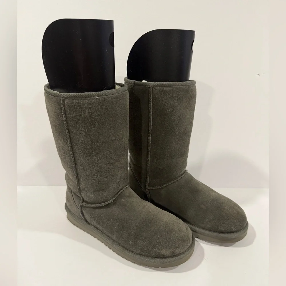Koolaburra by UGG Tall Gray Shearling Boots Women’s 7 Classic Cozy Winter